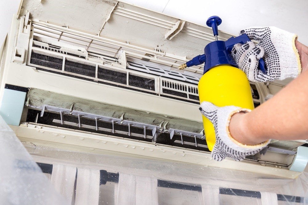 4 Signs Your Air Conditioner Has a Refrigerant Leak